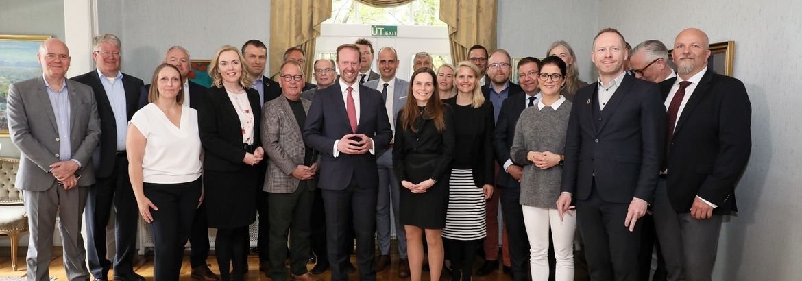 Samkomulag um samstarfsvettvang stjórnvalda og atvinnulífs um loftslagsmál og grænar lausnir var und…