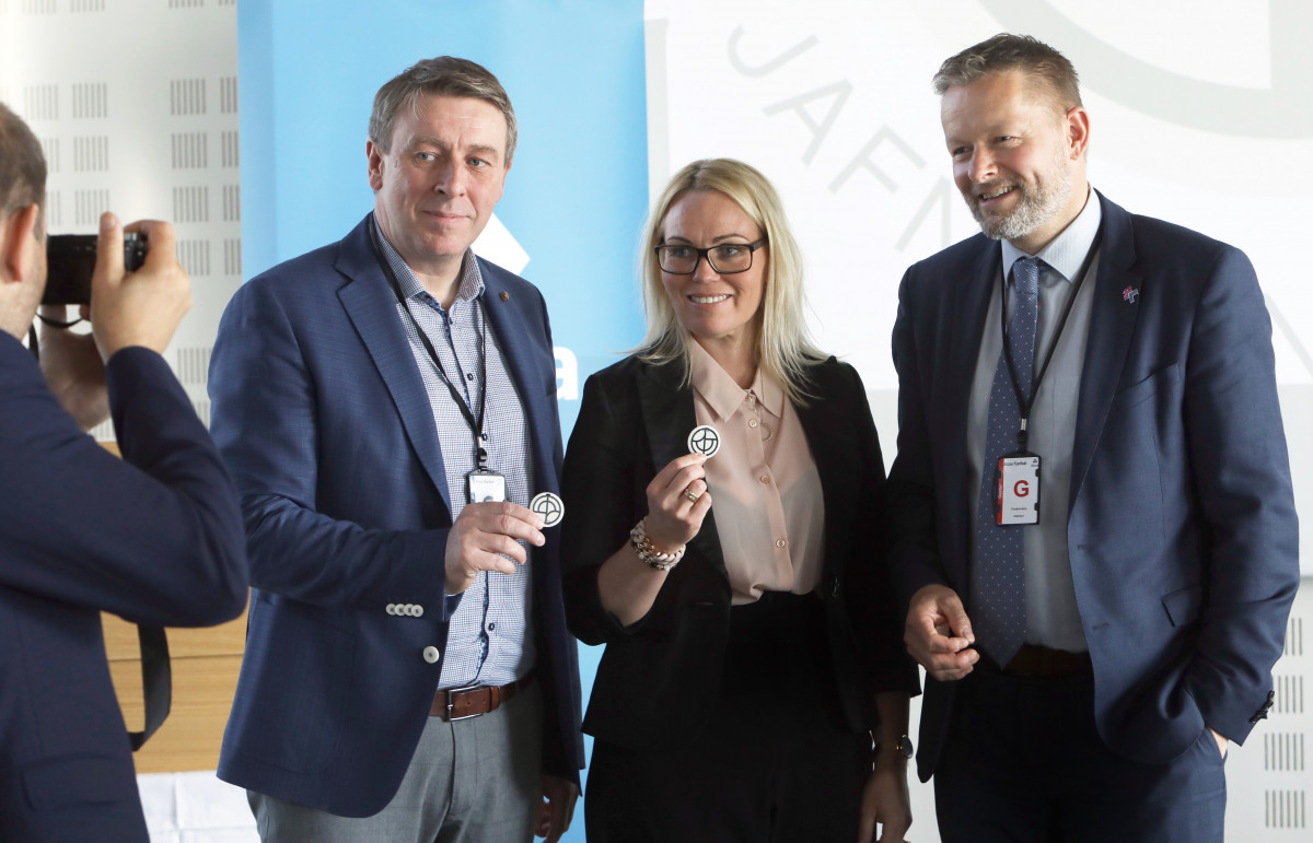 Magnús Þór Ásmundsson forstjóri Fjarðaáls, Guðný Björg Hauksdóttir framkvæmdastjóri mannauðsmála og …