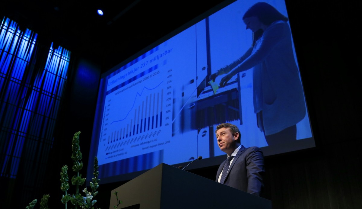 Magnús Þór Ásmundsson stjórnarformaður Samáls flytur erindi sitt á ársfundinum í morgun. Ljósmynd: K&hellip;