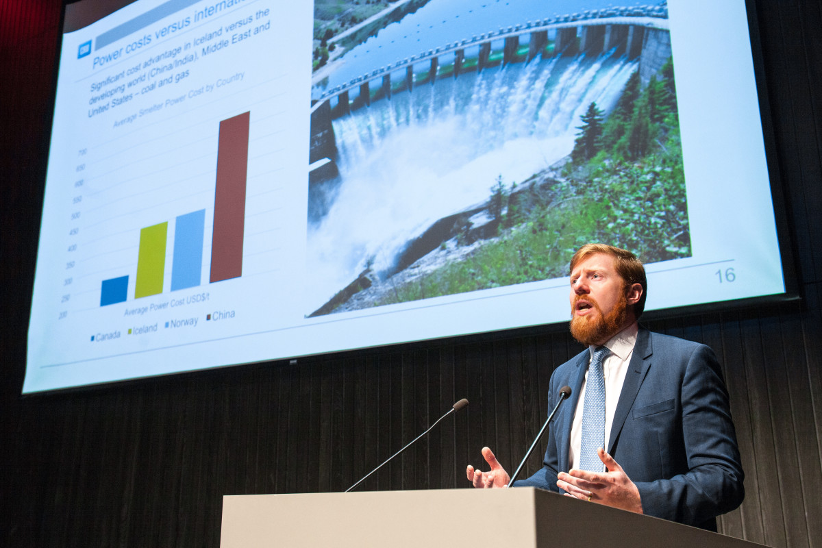 Það er varla til sú atvinnugrein þar sem ál leikur ekki stórt hlutverk, að sögn Justin Hughes hjá gr…